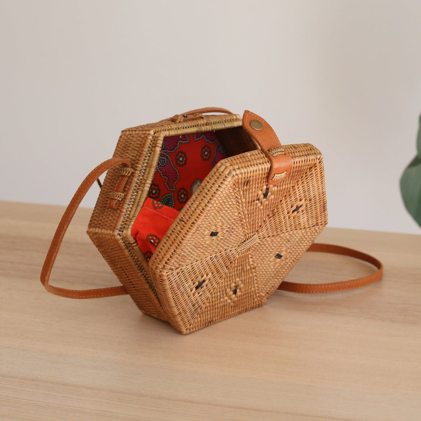 Bali Rattan Crossbody Bag - Hexagon